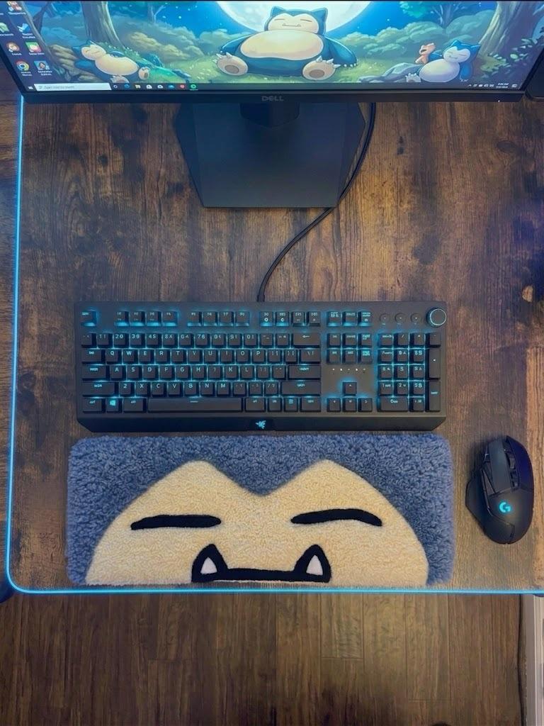 Snorlax "Deep Sleep" Premium Keyboard Rug - ruggybuggy